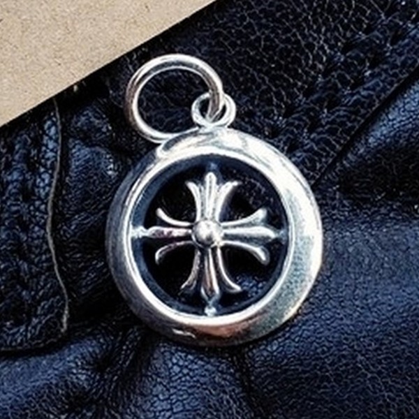 Chrome Hearts 크롬하츠 미니 메달리온 팬던트